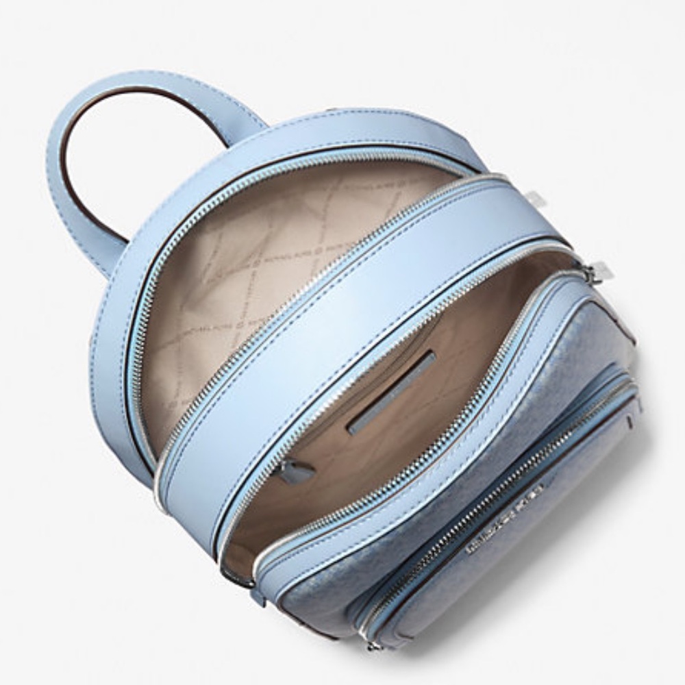 MICHAEL KORS Jaycee Medium Ombré Signature Logo Backpack
Light Sky
NWT - Picture 2 of 16